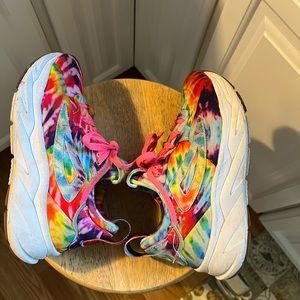 Girl’s FILA tie dyed sneakers/ tennis shoe size 4 US great condition